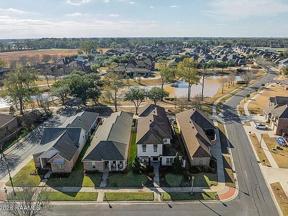 5th image of 205 W Vallauris Dr