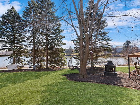 3rd image of 1025 Popes Creek Cir
