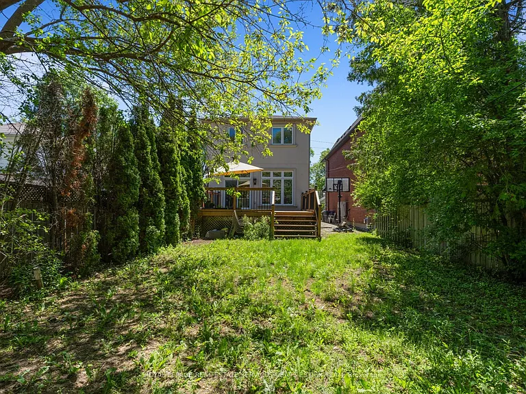 110 Parklea Dr — Photo 25
