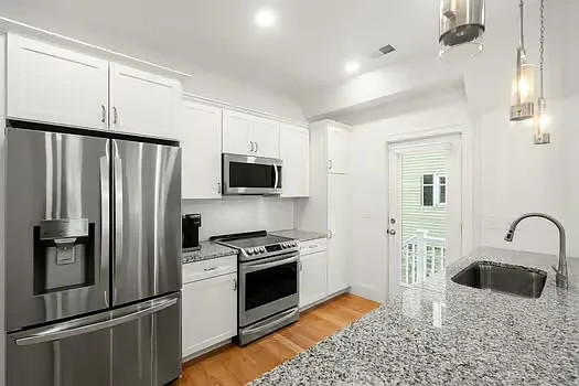 68 Chestnut St #E — Photo 8