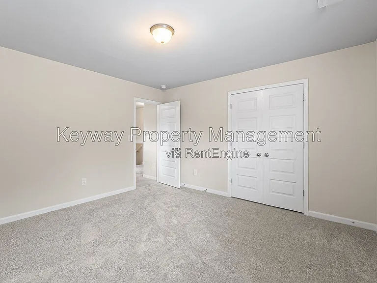 910 Clover Ct — Photo 21