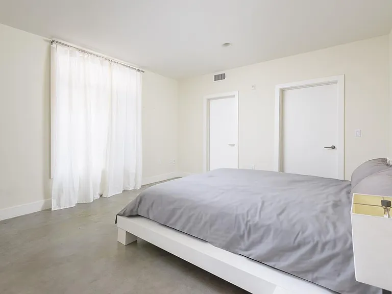 J. Grant Apartments — Photo 14