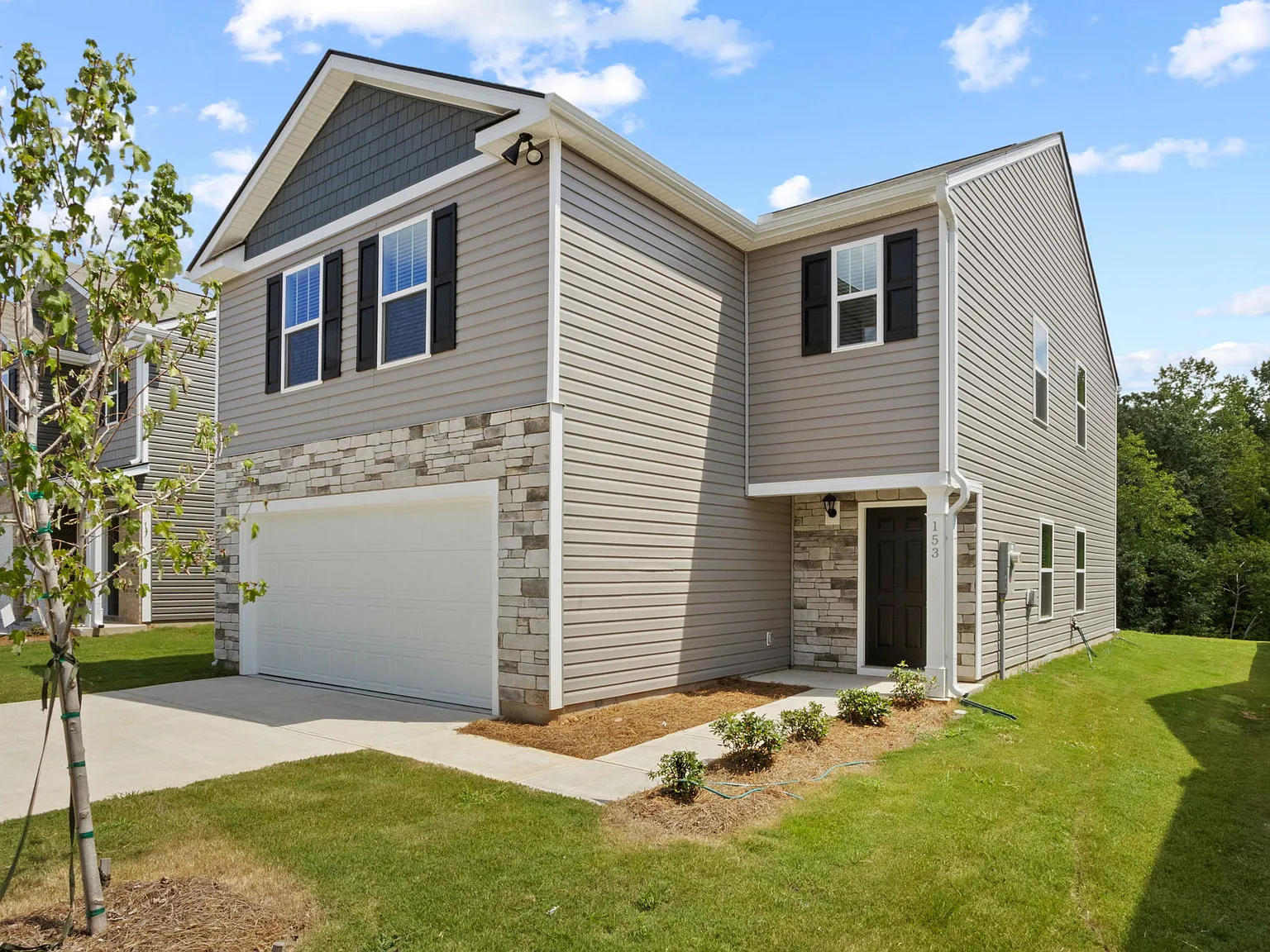 4 bed, 2174 sqft, $2,250 — Photo 2