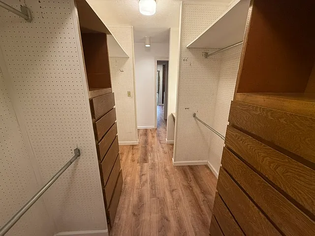 17482 Falling Water Rd — Photo 8