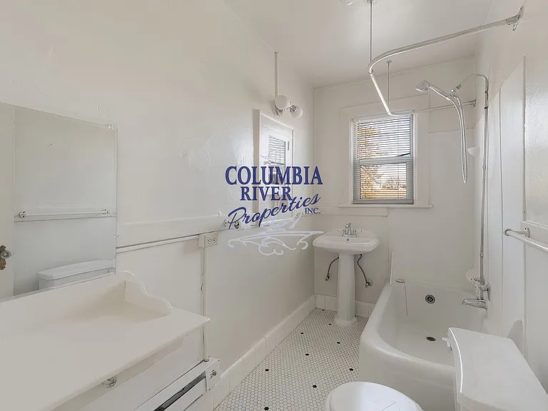 305 N Pacific Ave #202 — Photo 12