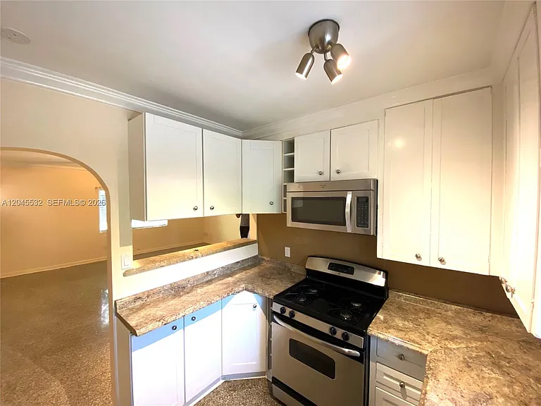 115 NE 14th Ave #1 — Photo 5