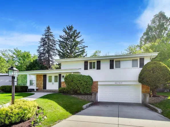 1832 Smith Rd, Northbrook, IL 60062