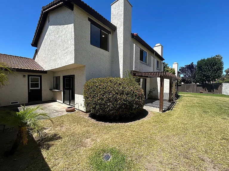 5435 Villas Dr — Photo 12