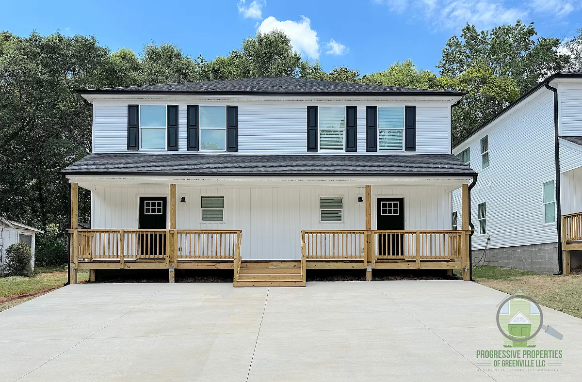 6 Robin Hood Road - A — Photo 1