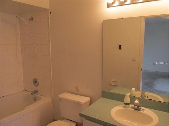 4th image of 2397 Harbor Town Dr