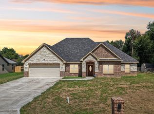 1702 Kings Ln, Commerce, TX 75428