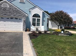 4 Westgate Ct, Toms River, NJ