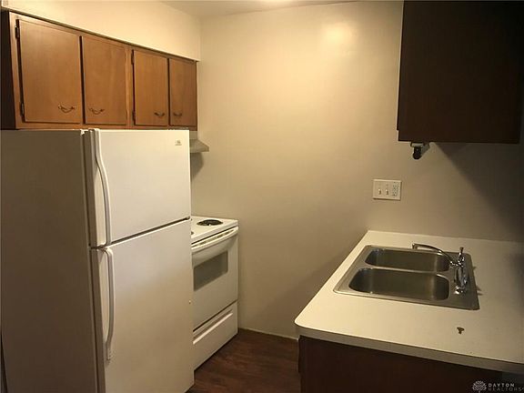 2nd image of 1355 Ohmer Ave