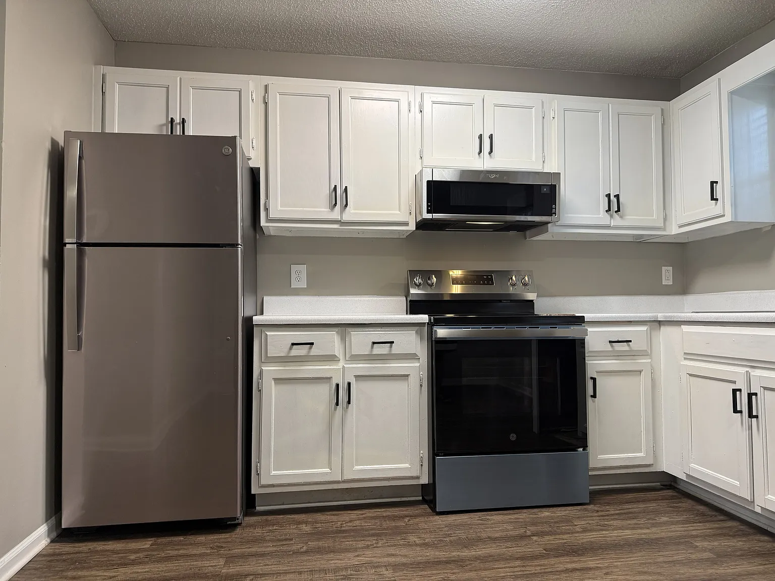 Collins Pointe — Photo 1
