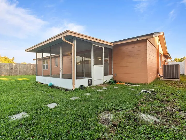 3327 Garfield Dr — Photo 26