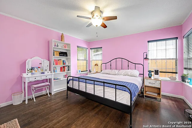 2231 W Woodlawn Ave — Photo 19