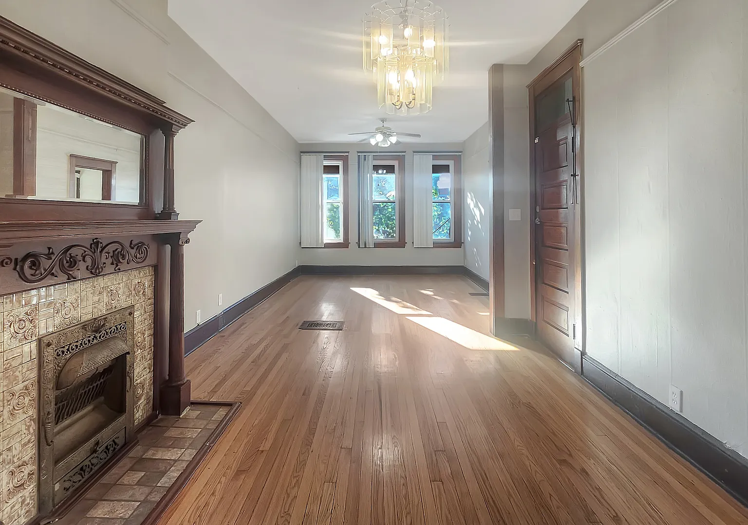 4 bed, 1400 sqft, $1,800 — Photo 2