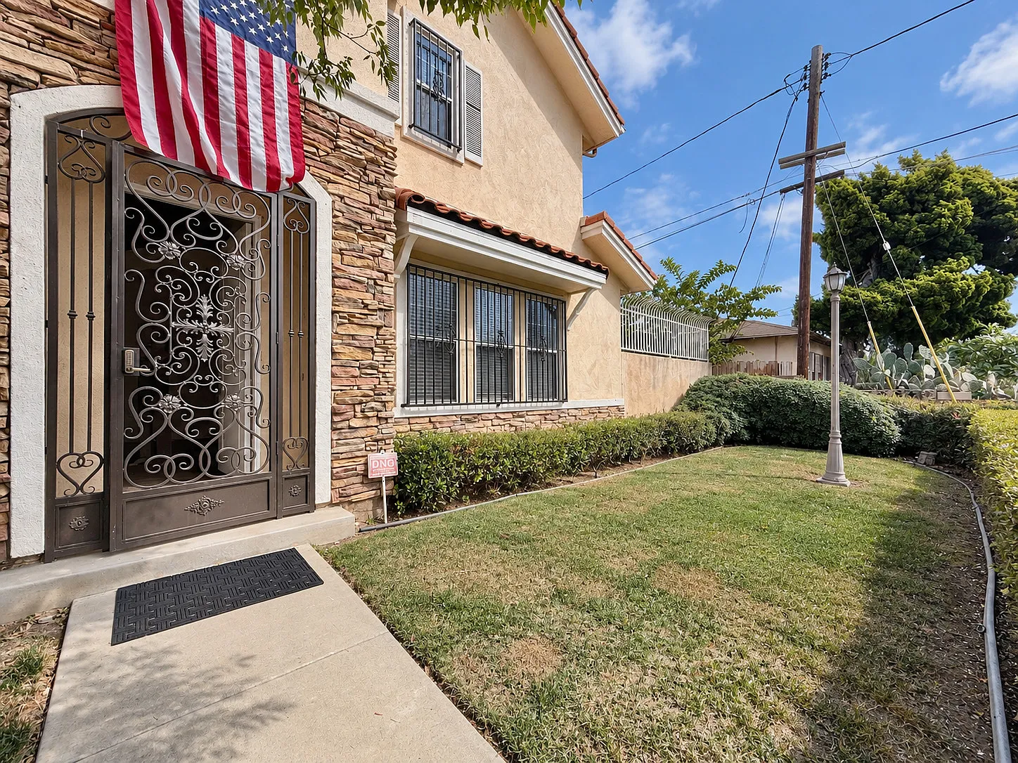 5 bed, 2192 sqft, $3,800 — Photo 3