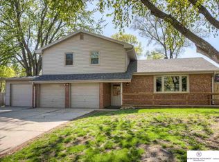 4525 Manchester Dr, Omaha, NE 68152