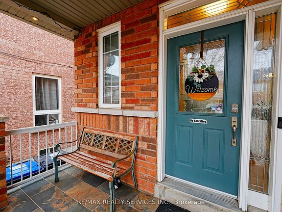 5th image of 32 Ashdale Rd