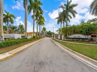 Grove Commercial Center, Davie, FL 33325