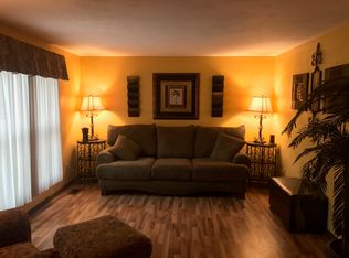 1818 Roundhill Dr, Anderson, IN 46013