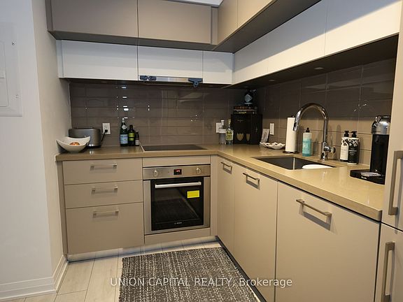 5th image of 99 Foxbar Rd #309
