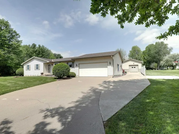 1447 Gilmoor Dr, Fowler, IL 62338