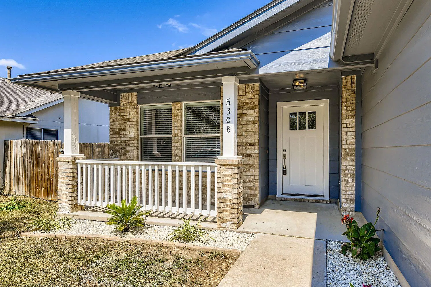 3 bed, 2.0 bath, 1511 sqft, $2,000 — Photo 2