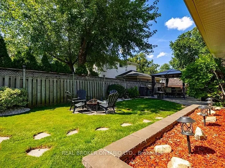 2 Core Cres — Photo 30