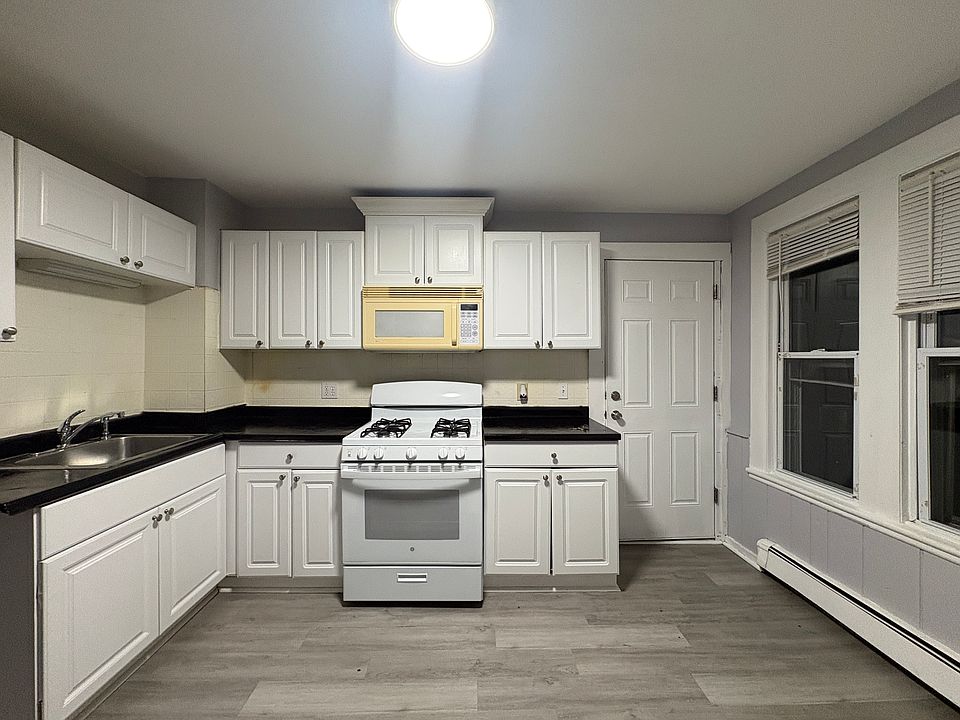 1st image of 99 Galpin St #3