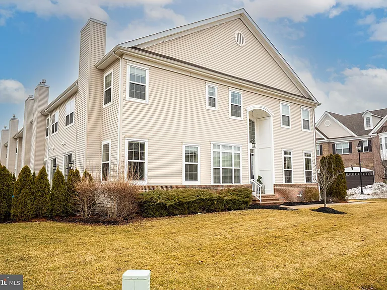 1802 Yearling Ct — Photo 5