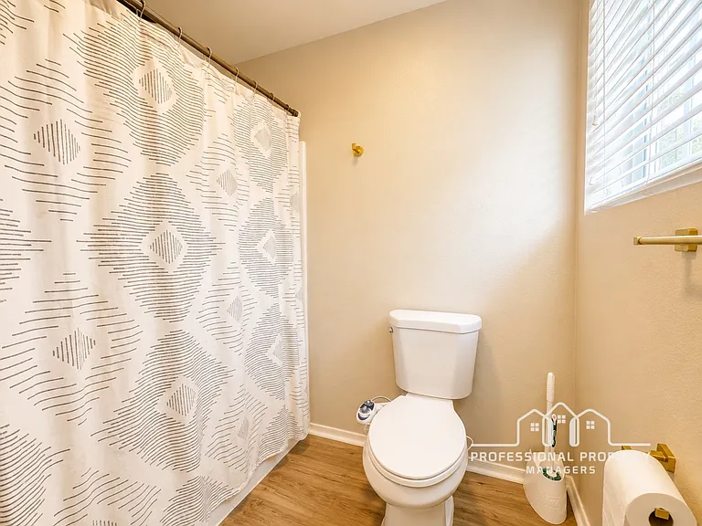 3522 W 12th Ln — Photo 24