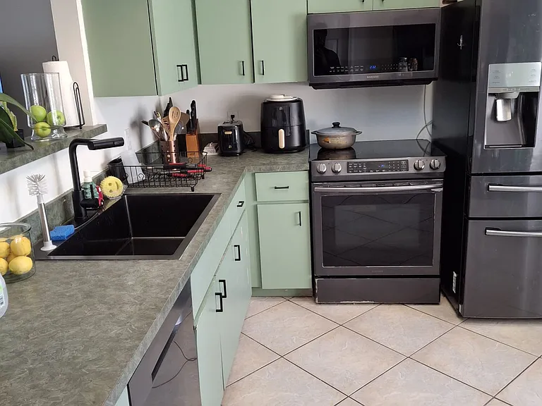 385 Toledo St — Photo 31
