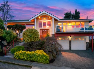 2577 26th Ave W, Seattle, WA 98199