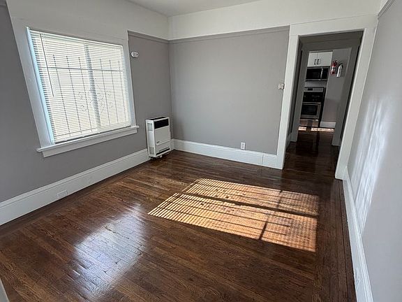 2nd image of 856-860 32nd St