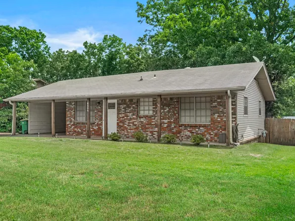8606 Holiday Dr, Sherwood, AR 72120