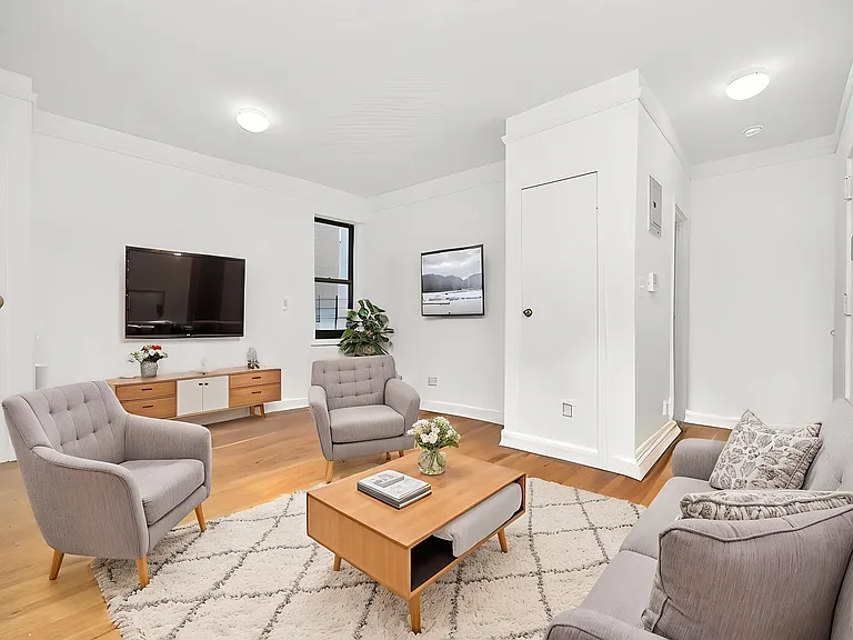 350 W 110th St #2C — Photo 1