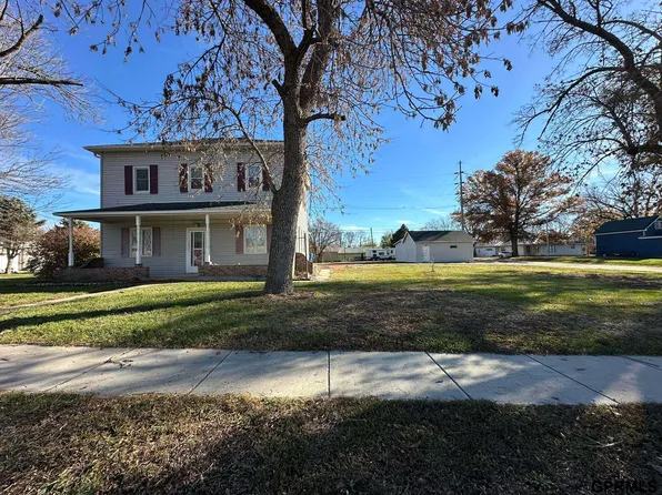 422 S Railroad St, Wilber, NE 68465