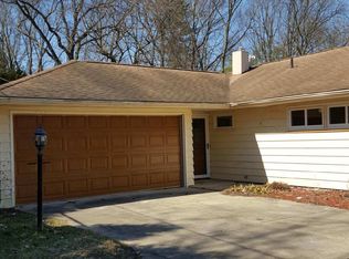 50525 N Lilac Rd, South Bend, IN 46628