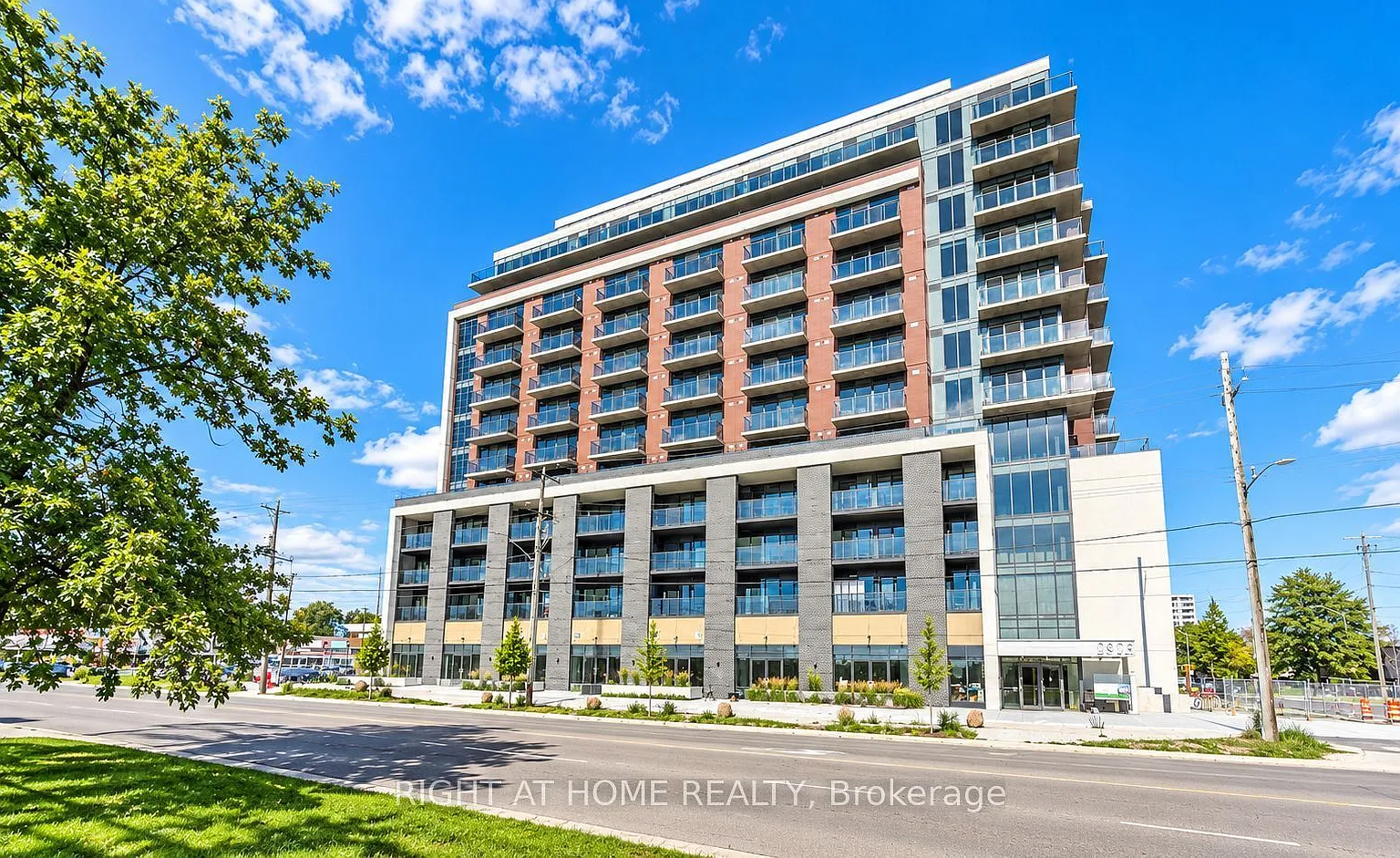 Yorkwoods Condo — Photo 2