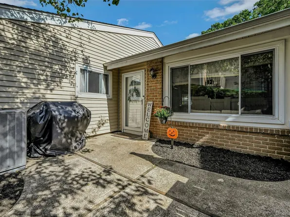 215 Springmeadow Drive #F, Holbrook, NY 11741