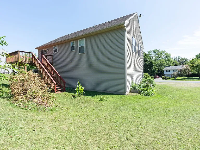 2072 Sheaffer Rd — Photo 5