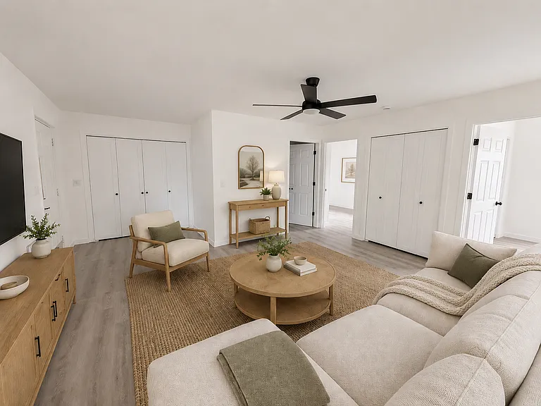 Pleasant Square Apartments — Photo 24