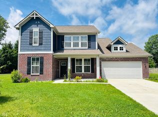 980 S Raylee Garden Dr, New Palestine, IN