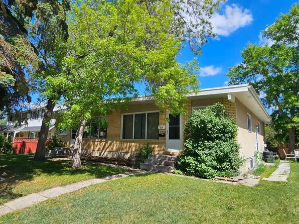 7116 W Hunterville Rd NW, Calgary, AB T2K 4J8