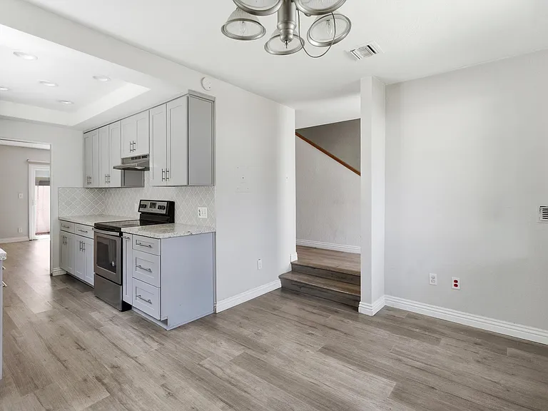 6872 Lampson Ave — Photo 7