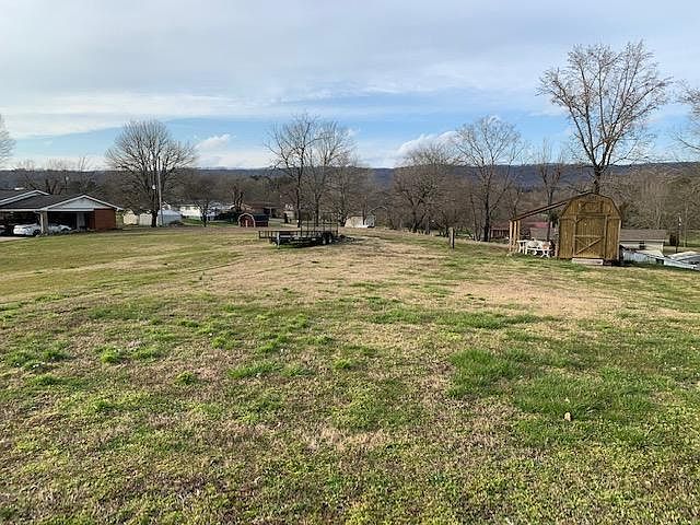 2nd image of Hillcrest Dr