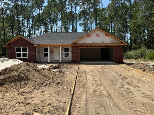2 Dellwood Ln, Wedgefield, SC 29168