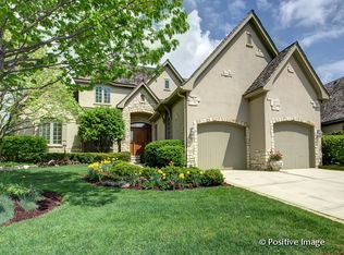 11 Forest Gate Cir, Oak Brook, IL 60523
